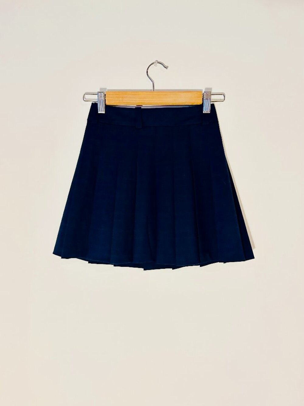 Aritzia Olive Micro Skirt in Admiral Navy Plaid, Size 00